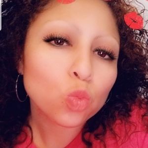 Meet your Posher, Raquel